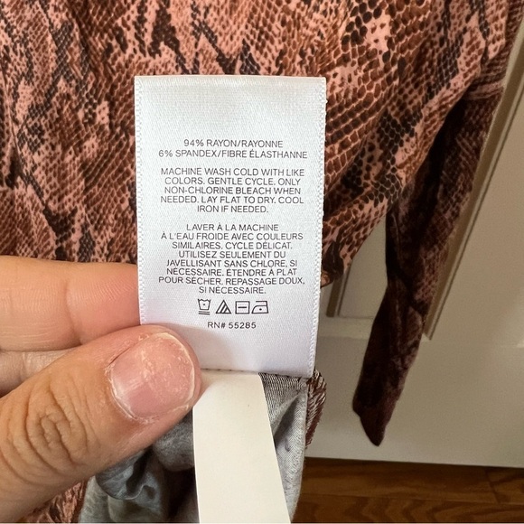 NWT Express Snake Skin Print Long Sleeve London Ultra Soft Jersey Shirt Size XS - Picture 6 of 11